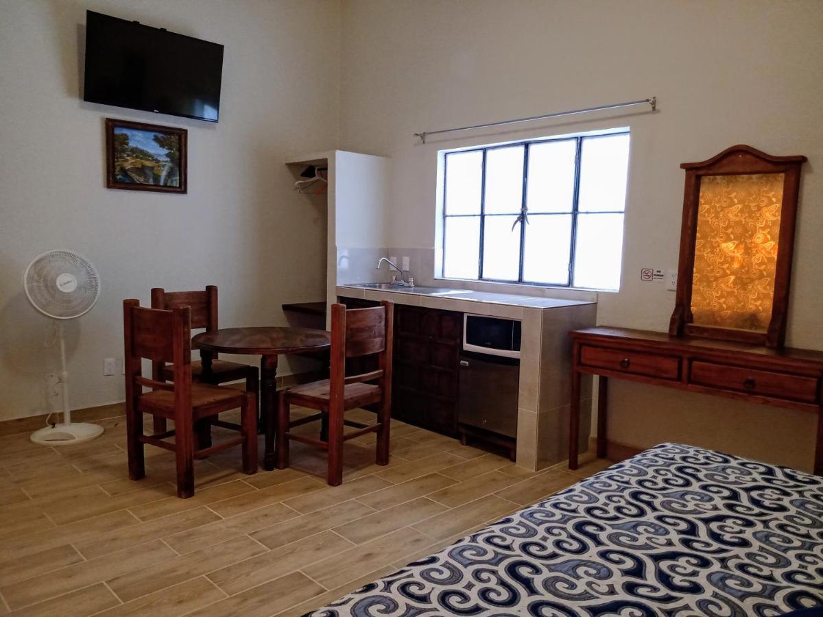 Hotel Dona Chela En Calvillo Екстериор снимка